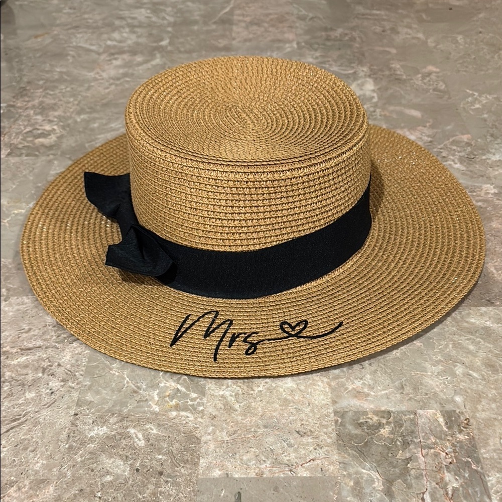 Mrs Hat - image 1